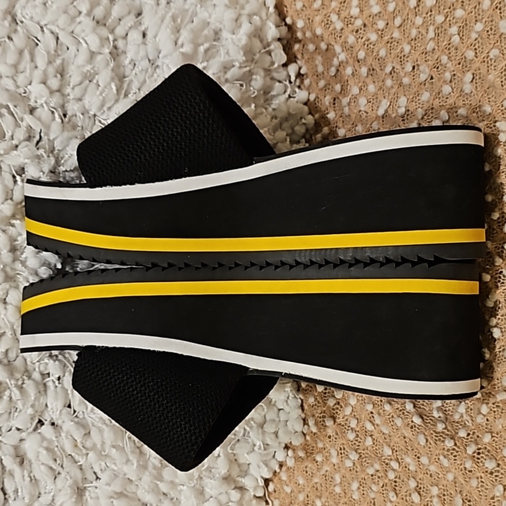 Call it Spring Sandals - Picture 7 of 16